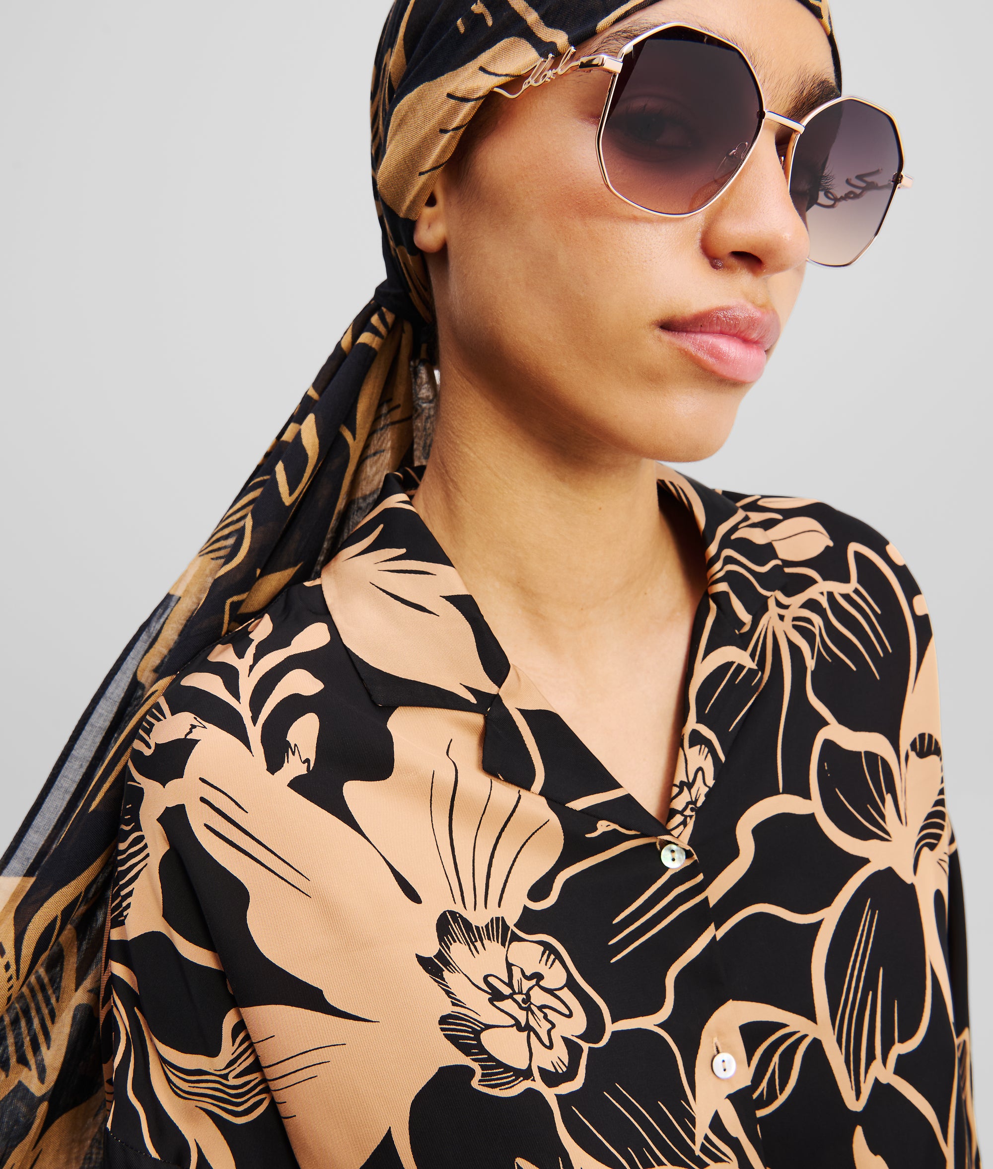 K/ESSENTIAL ALL-OVER-PRINT SCARF - Image 2