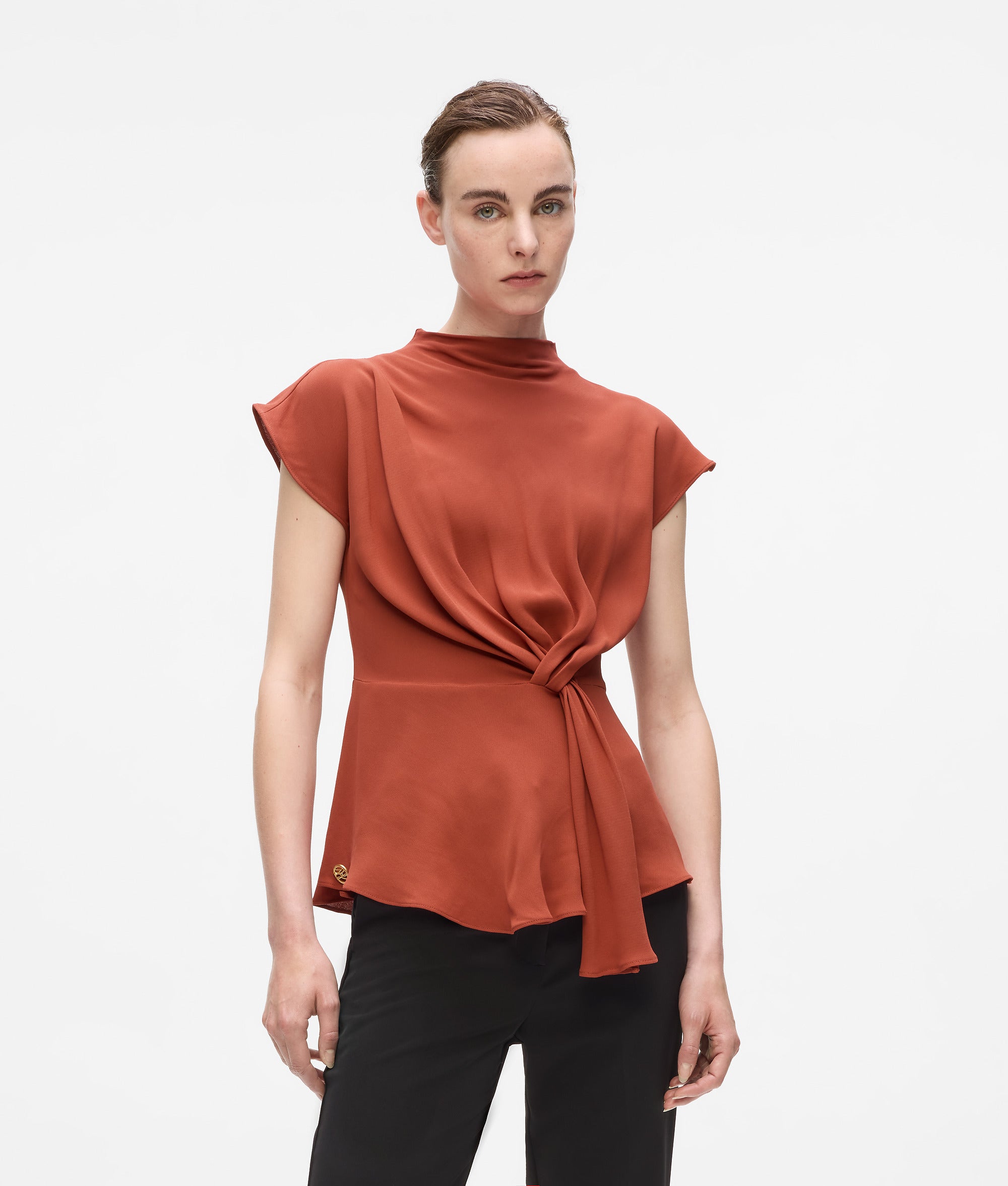 SHORT-SLEEVED KNOTTED BLOUSE - Image 2