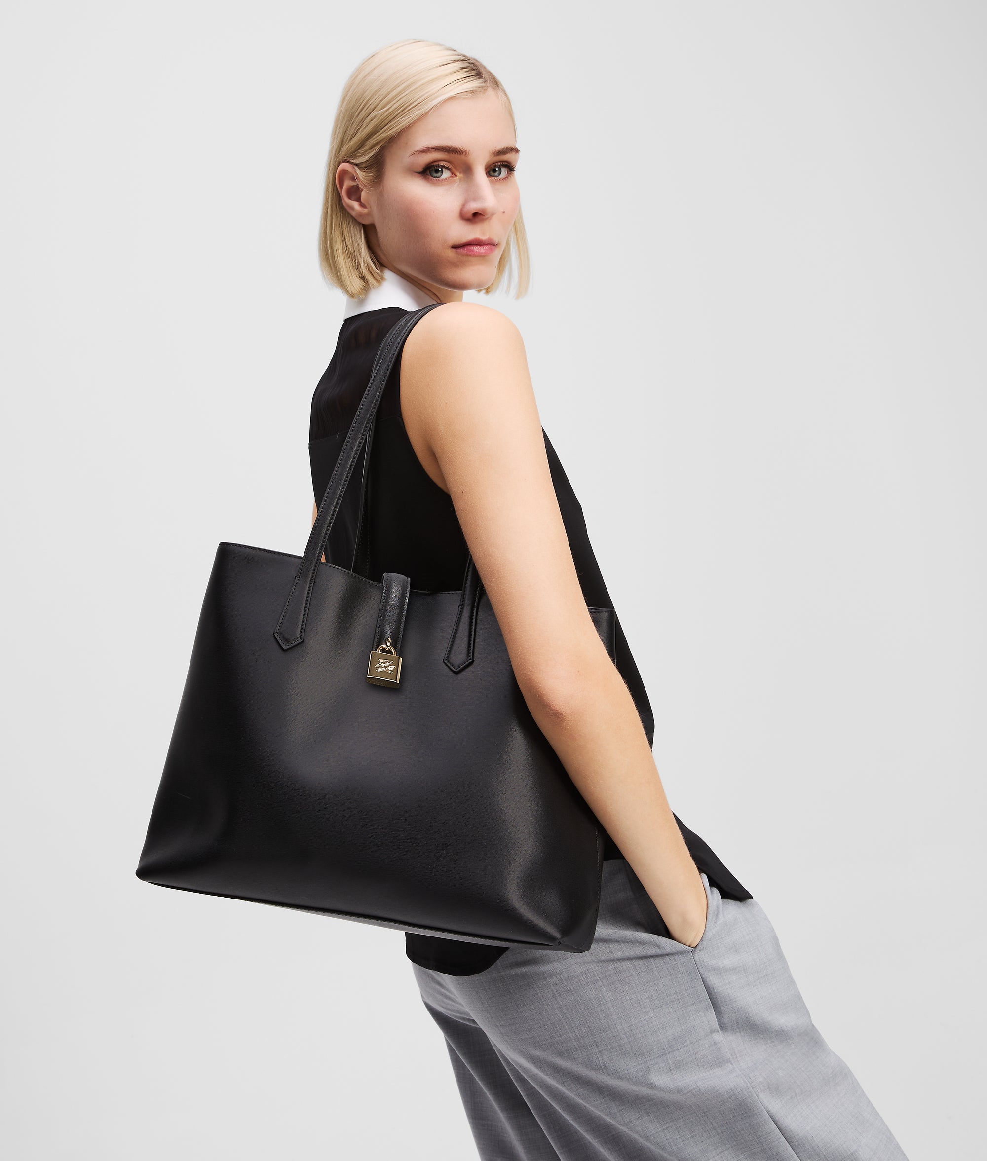 K/AUTOGRAPH PADLOCK MEDIUM TOTE BAG - Image 2